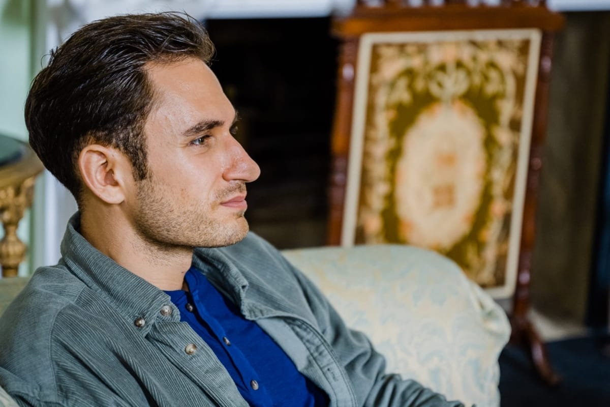 A Gangsters Kiss - BTS - Charlie Clapham A Gangsters Kiss - BTS - Charlie Clapham