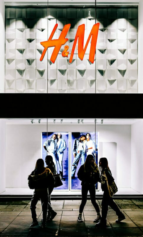 H&M H&M - Winter 2022-23 - Brighton Street Photography at Night