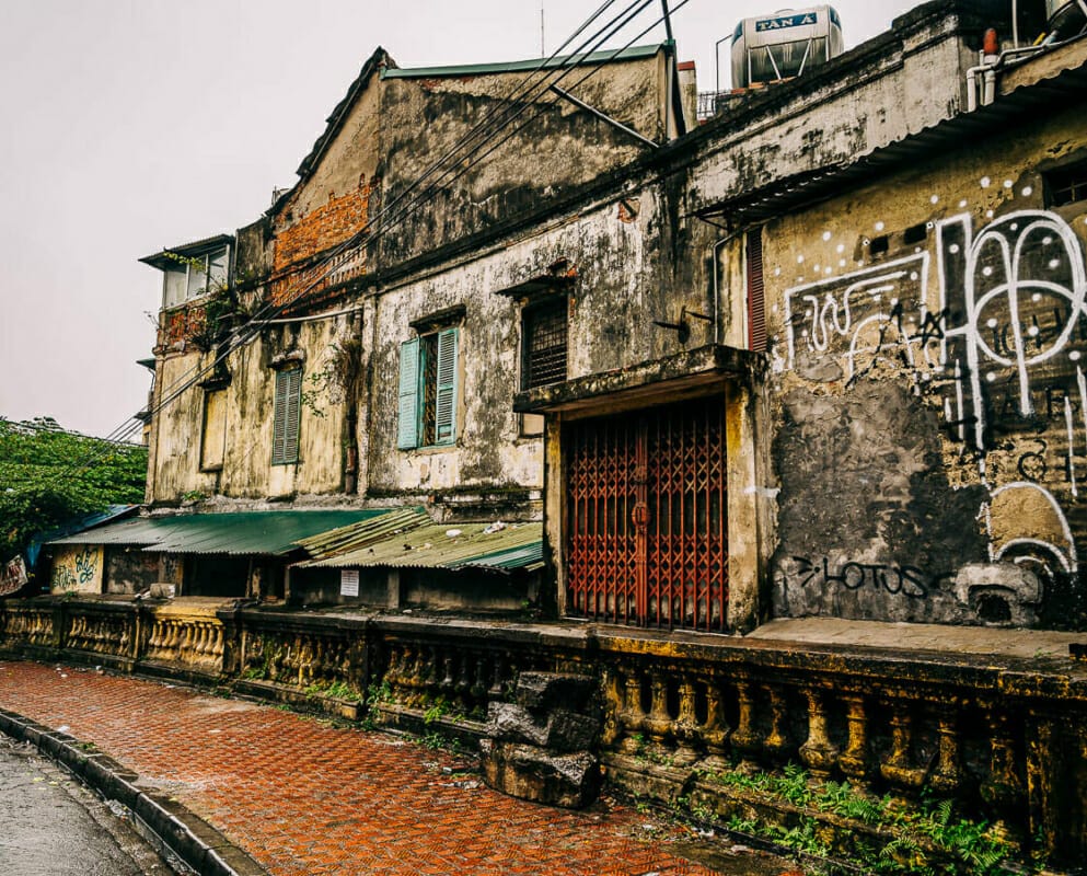 Urban Decay Urban Decay - Hanoi - Vietnam - Street Photography Documentary