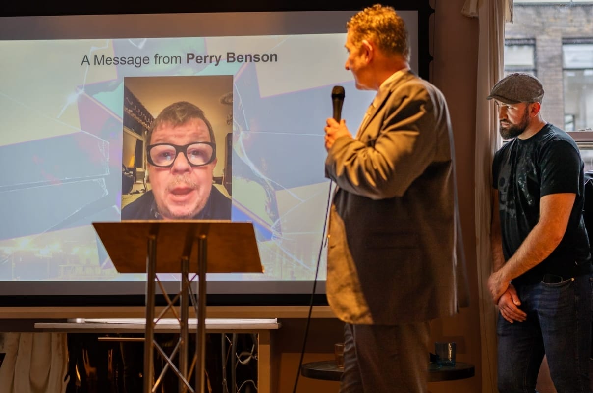 Perry Benson Perry Benson - Ditry Truckers